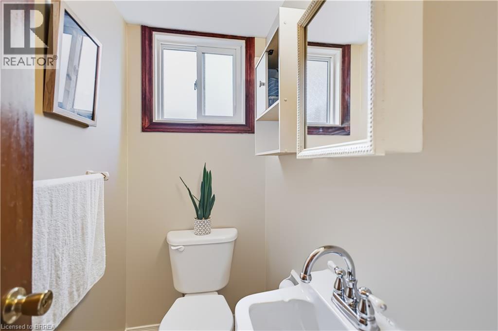 35 COACHWOOD Road, Brantford — photo 9