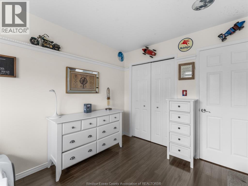 908 MICHAEL DRIVE - 16