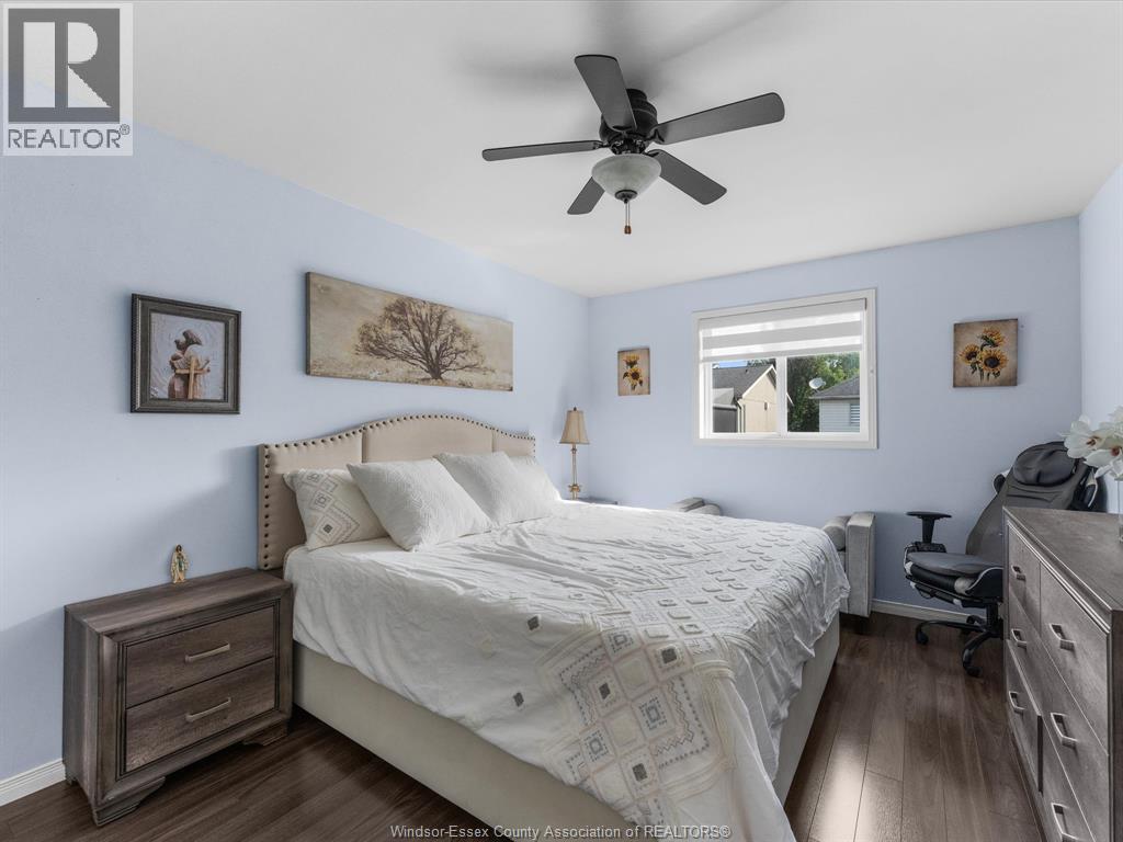 908 MICHAEL DRIVE - 17