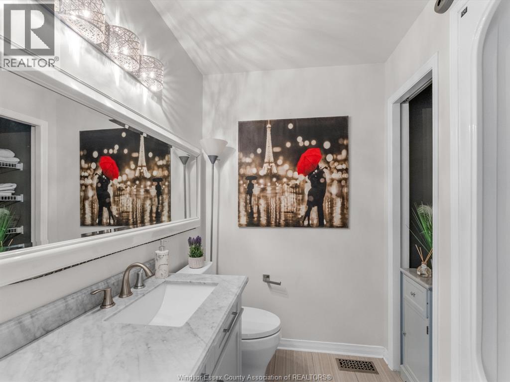 908 MICHAEL DRIVE - 19