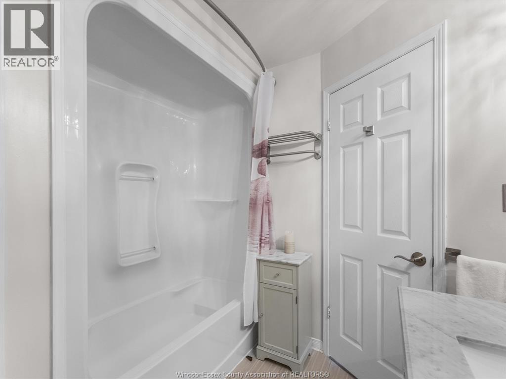 908 MICHAEL DRIVE - 20