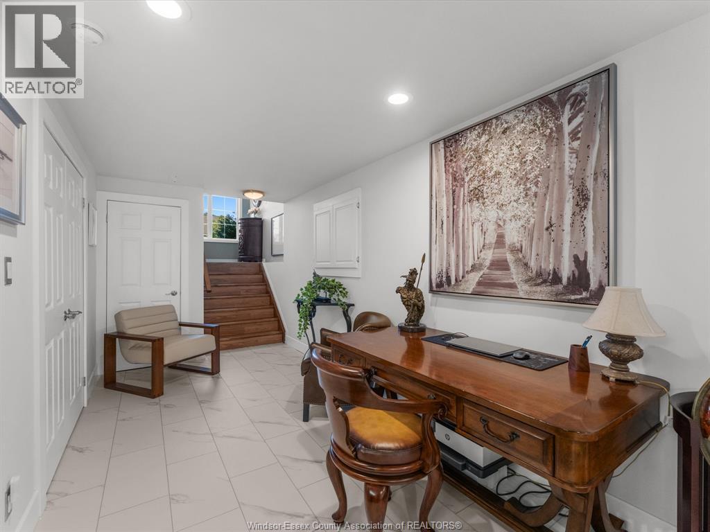 908 MICHAEL DRIVE - 21