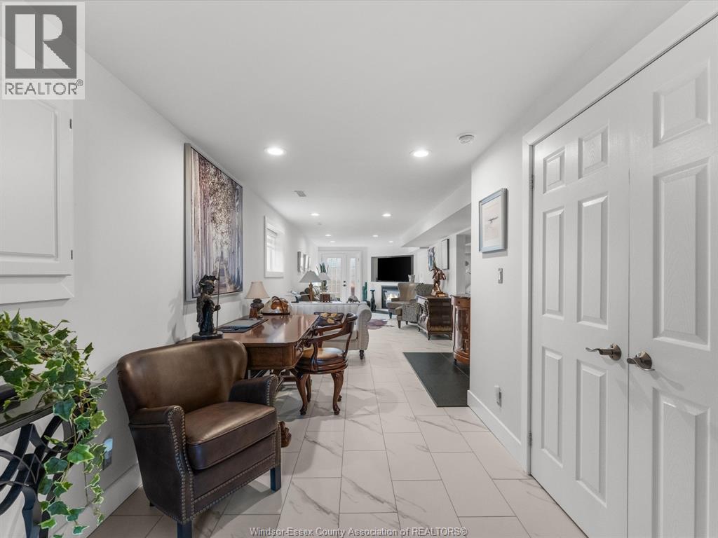 908 MICHAEL DRIVE - 23