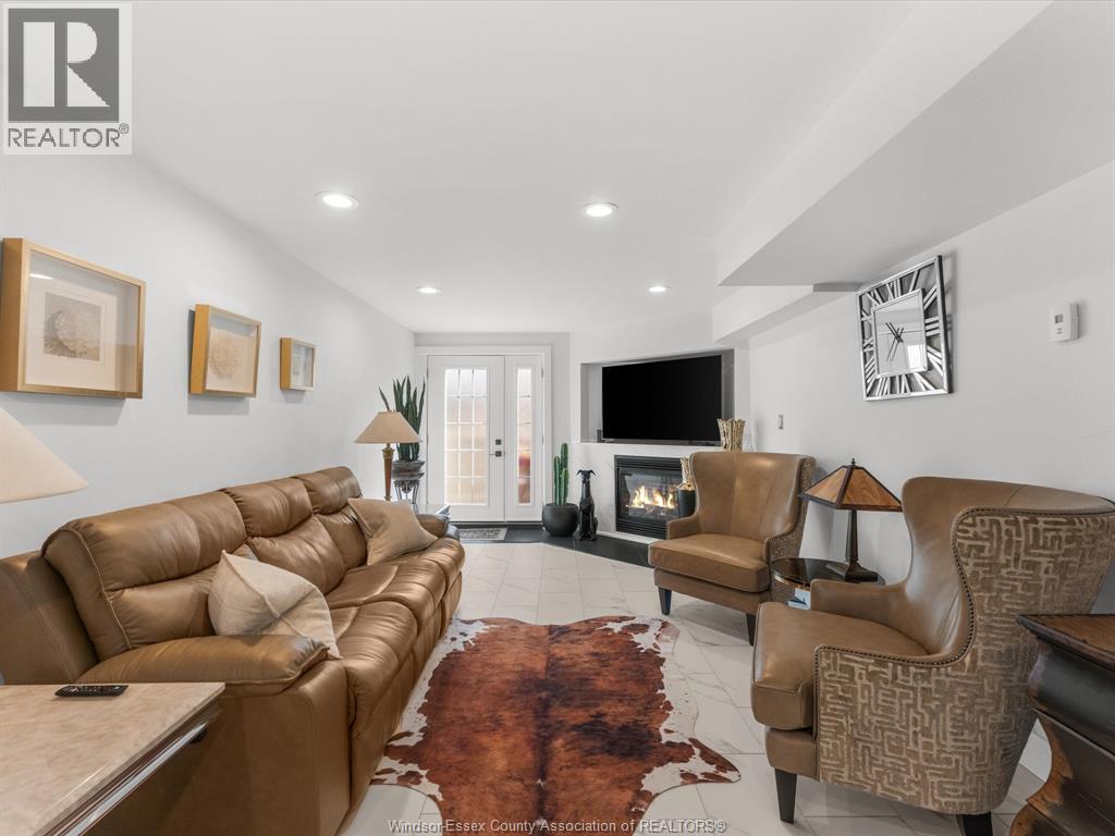 908 MICHAEL DRIVE - 24