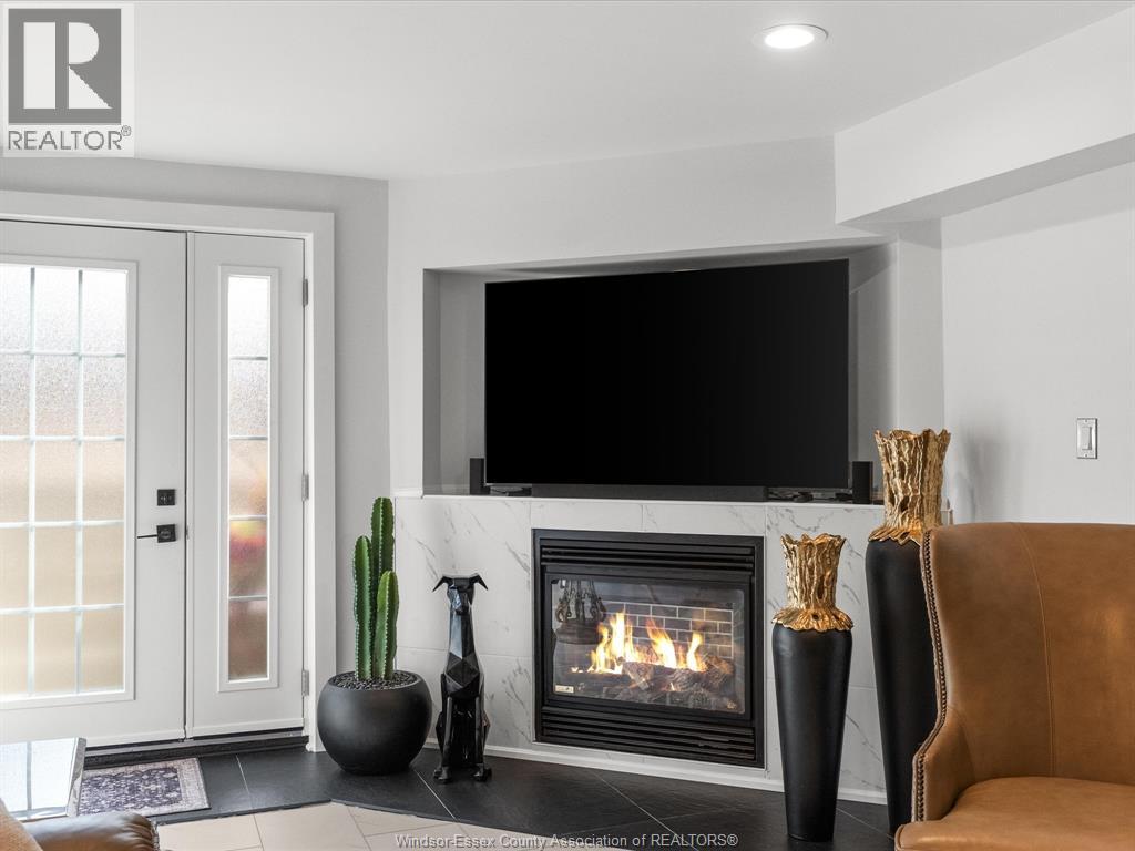 908 MICHAEL DRIVE - 25