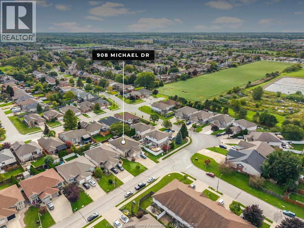 908 MICHAEL DRIVE - 44