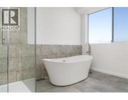 8108 Southwind Dr, Lantzville, BC V0R2H0 Photo 37