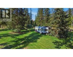 1385 6 Highway, Cherryville, BC V0E2G1 Photo 12