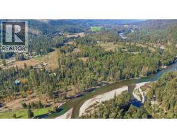 1385 6 Highway, Cherryville, BC V0E2G1 Photo 21
