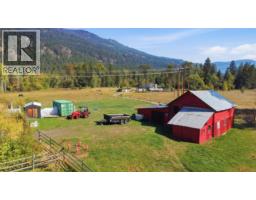 1385 6 Highway, Cherryville, BC V0E2G1 Photo 9