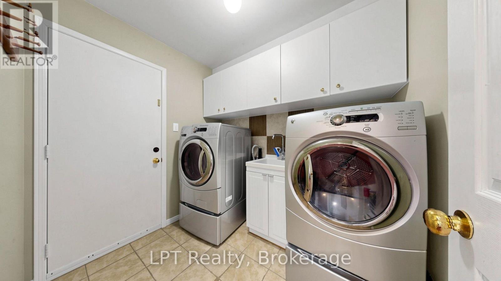 18 TAWN CRESCENT S - 13
