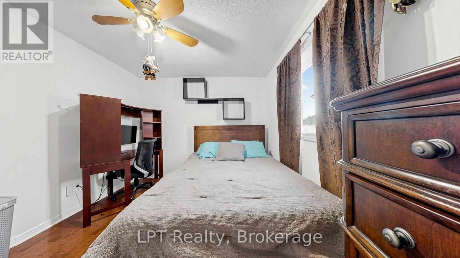 18 TAWN CRESCENT S - 21