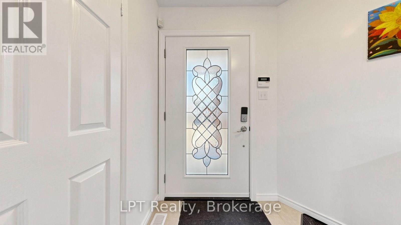 18 TAWN CRESCENT S, Ajax (Central) — photo 3