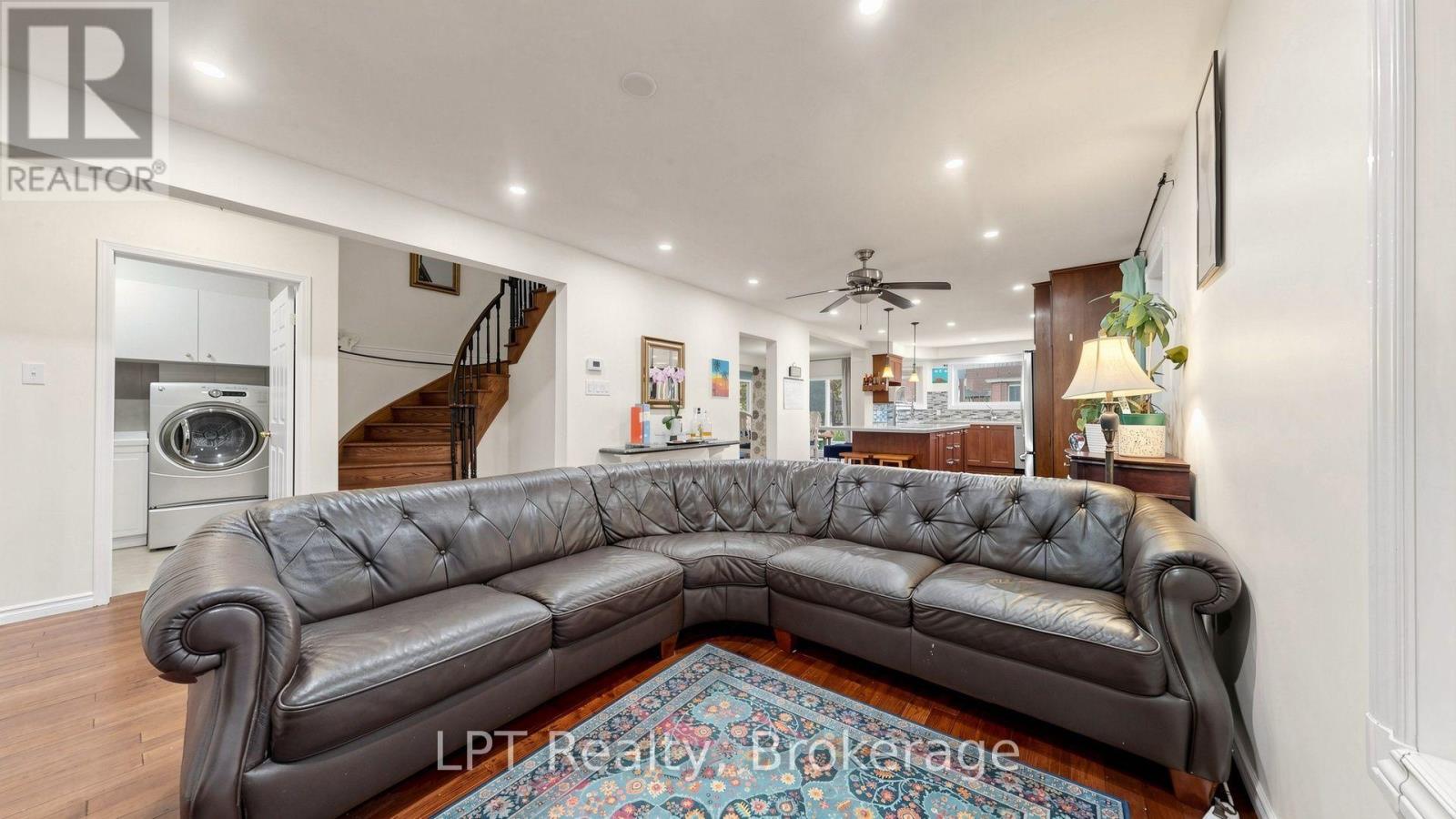 18 TAWN CRESCENT S, Ajax (Central) — photo 5