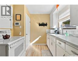 Family room - 107 106th Street W, Saskatoon, SK S7N1N4 Photo 7