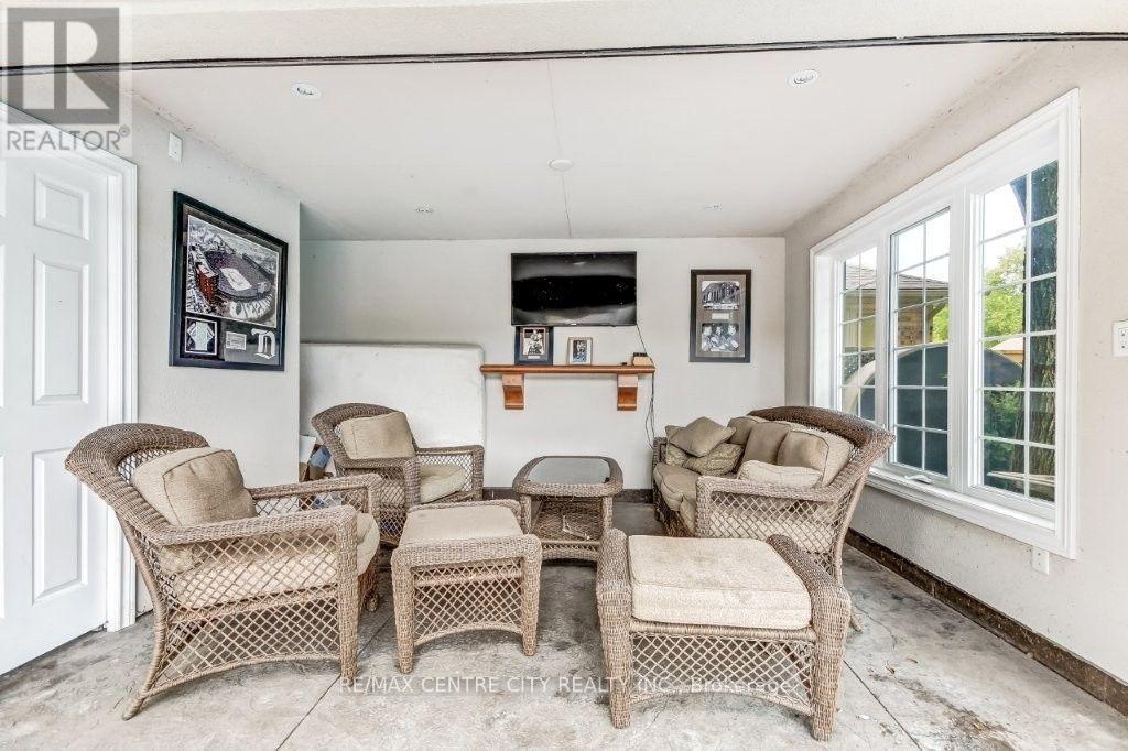 3910 STACEY CRESCENT, London South (South V) — photo 11