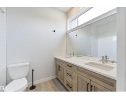 8313 76 Av Nw, Edmonton, AB T6C0H9 Photo 29