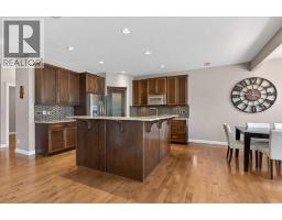 159 Sherwood Crescent NW - photo 2