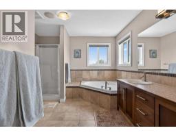 159 Sherwood Crescent NW - photo 24