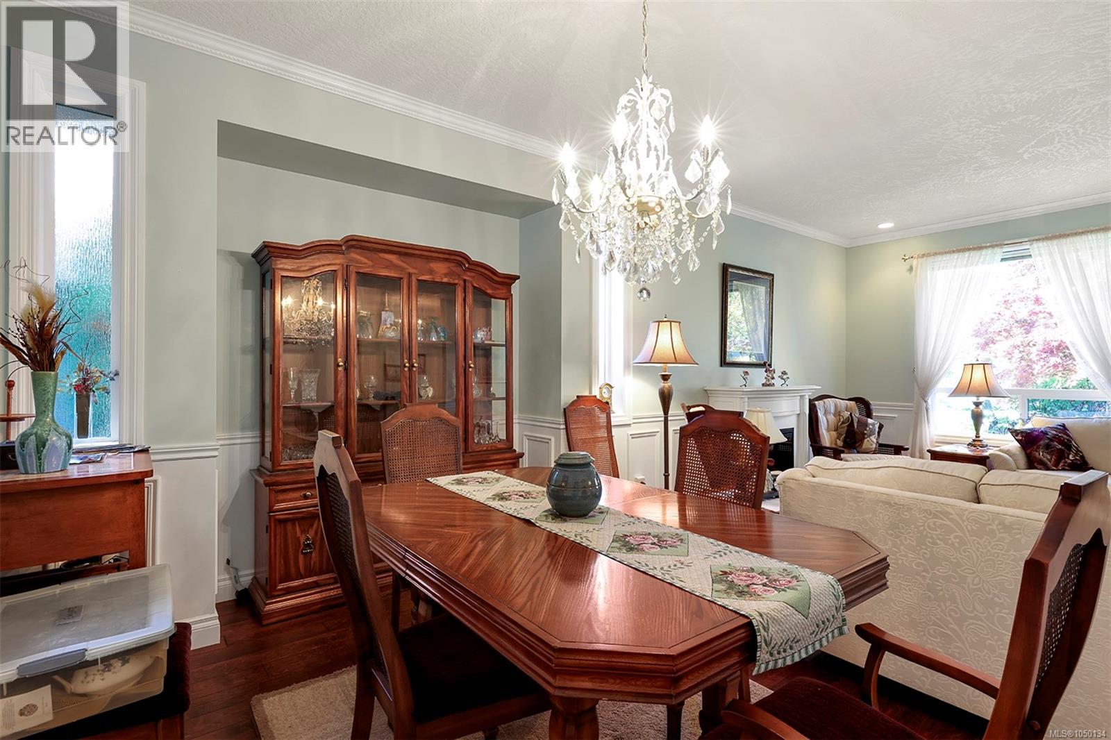 2561 Hebrides Cres - 12