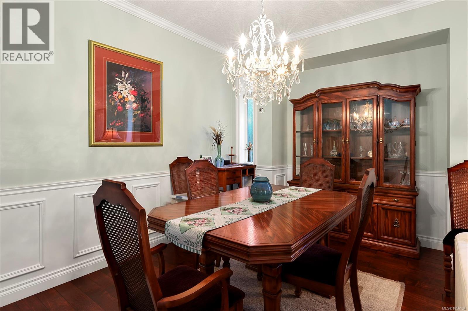 2561 Hebrides Cres - 13