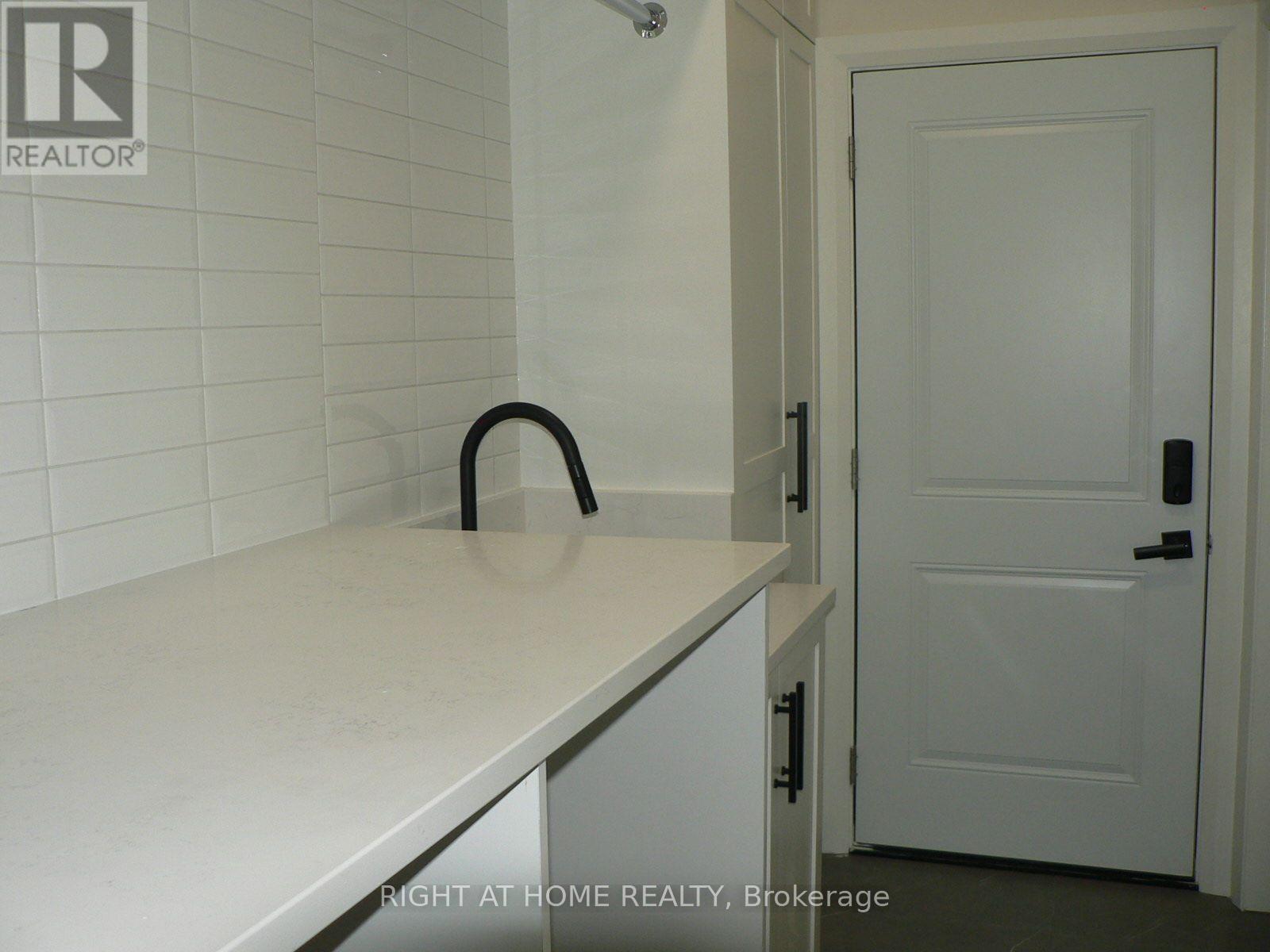 13 BELL PARK STREET, Ottawa — photo 7