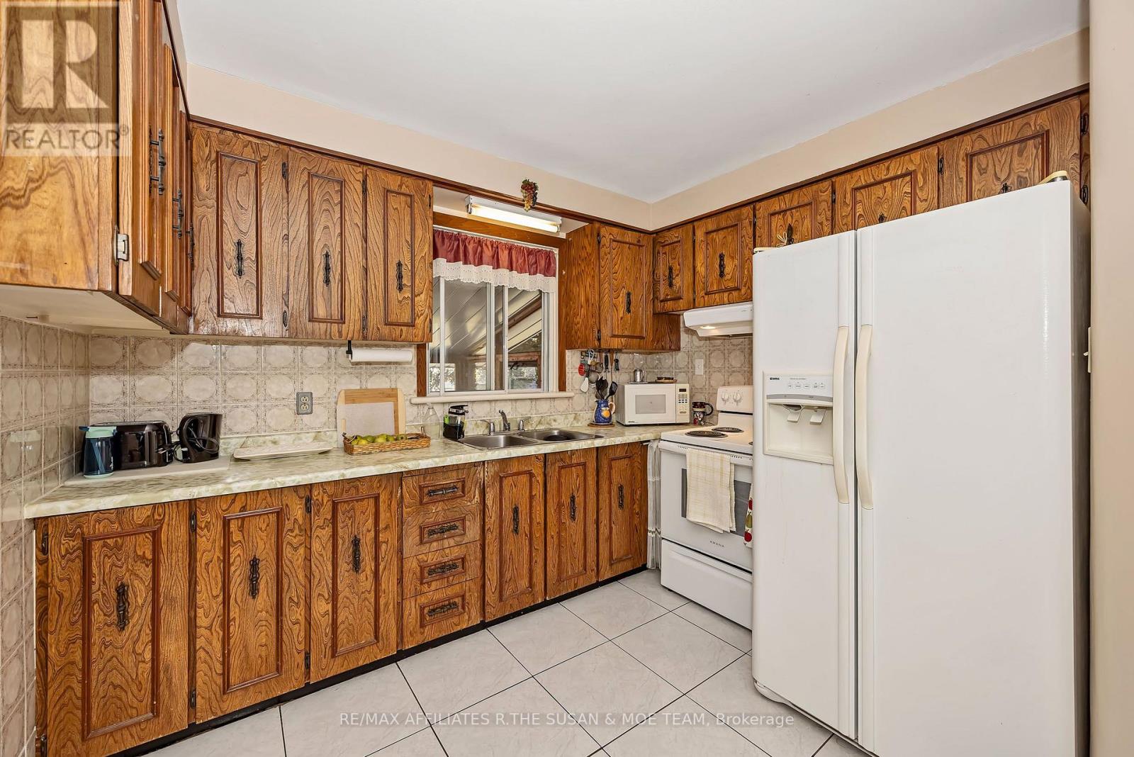 131 OAKRIDGE BOULEVARD, Ottawa — photo 12
