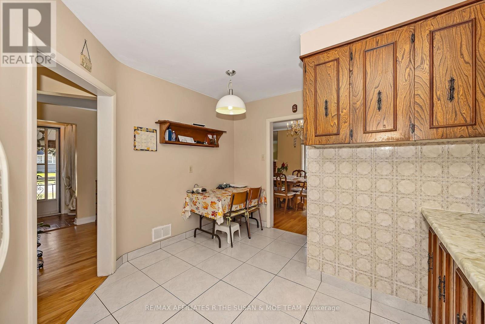 131 OAKRIDGE BOULEVARD - 14