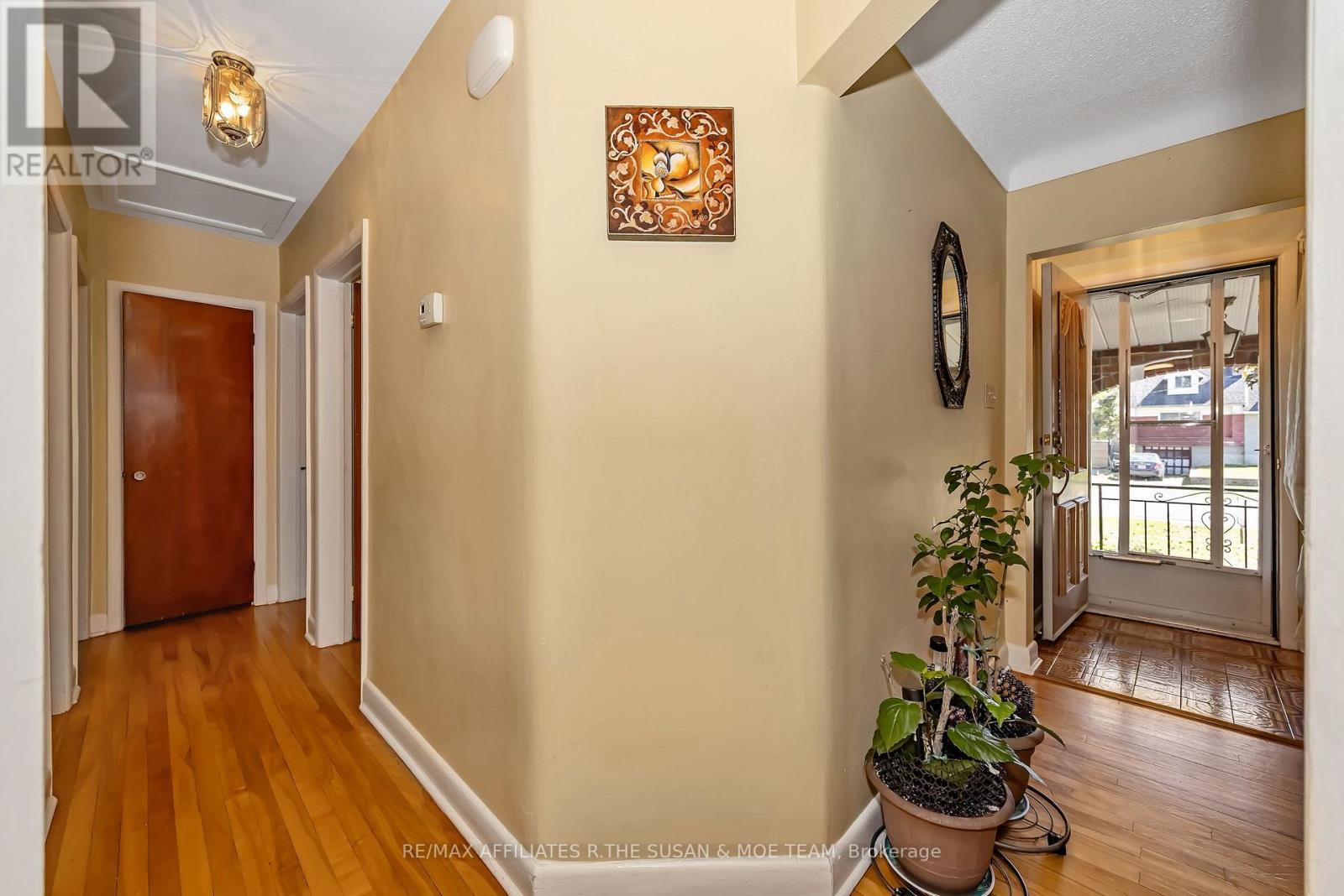 131 OAKRIDGE BOULEVARD - Image 18