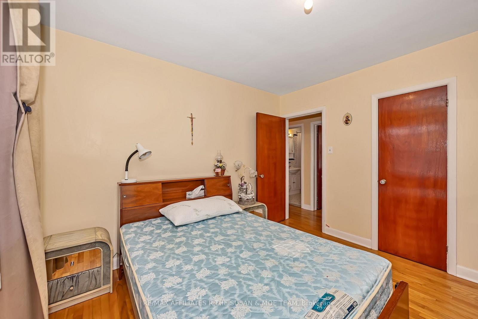 131 OAKRIDGE BOULEVARD - 20
