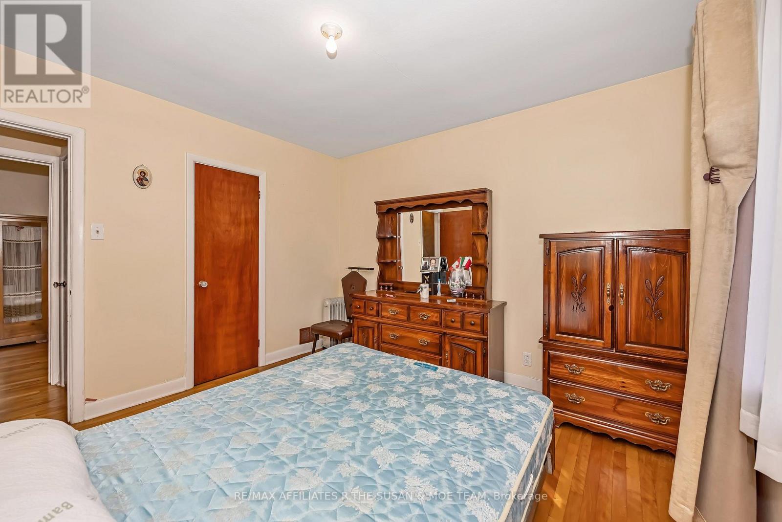 131 OAKRIDGE BOULEVARD - Image 21