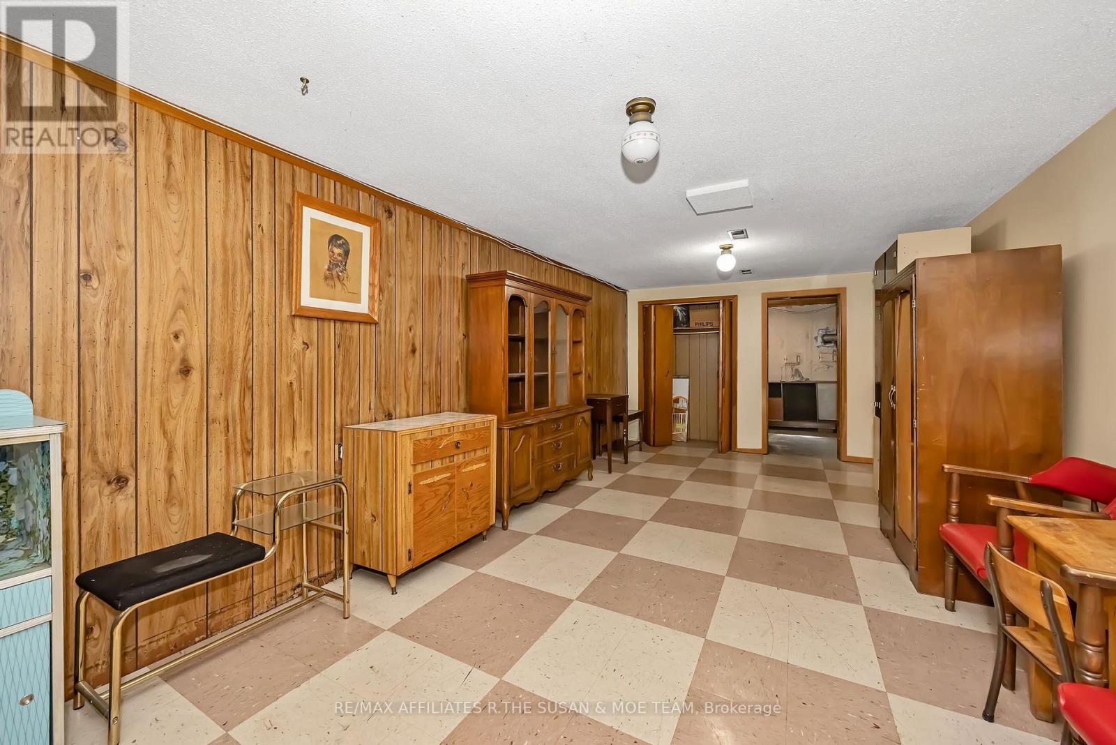 131 OAKRIDGE BOULEVARD - 28
