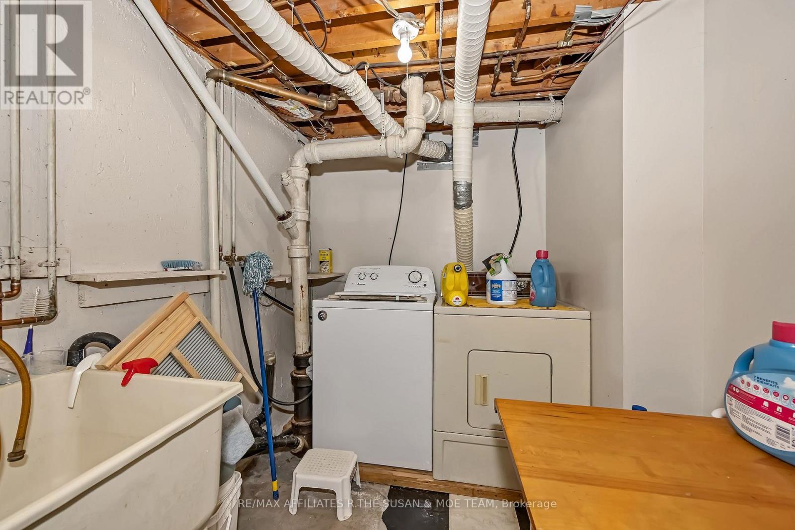 131 OAKRIDGE BOULEVARD - Image 36