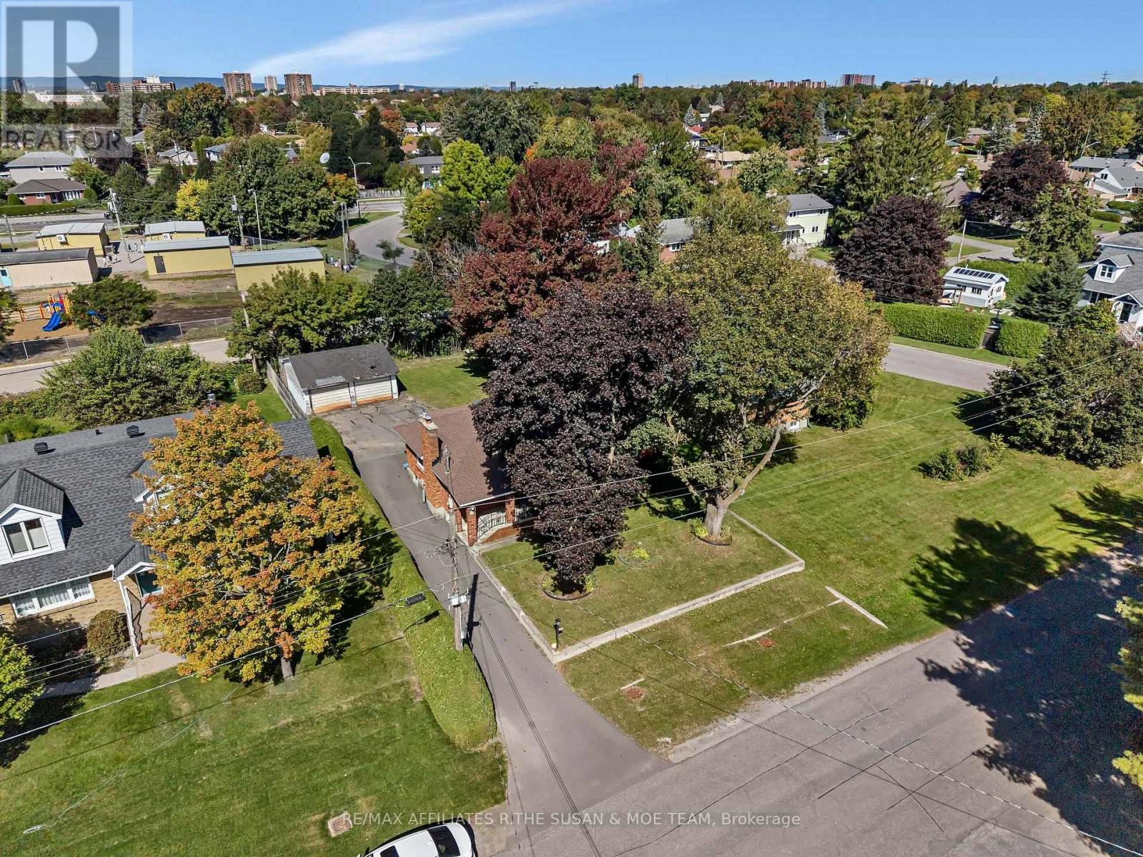 131 OAKRIDGE BOULEVARD - Image 42