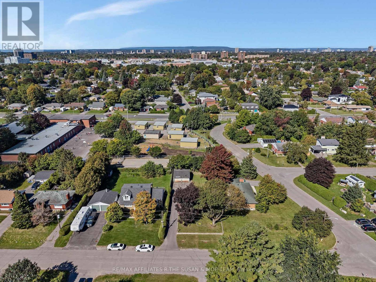 131 OAKRIDGE BOULEVARD - 44
