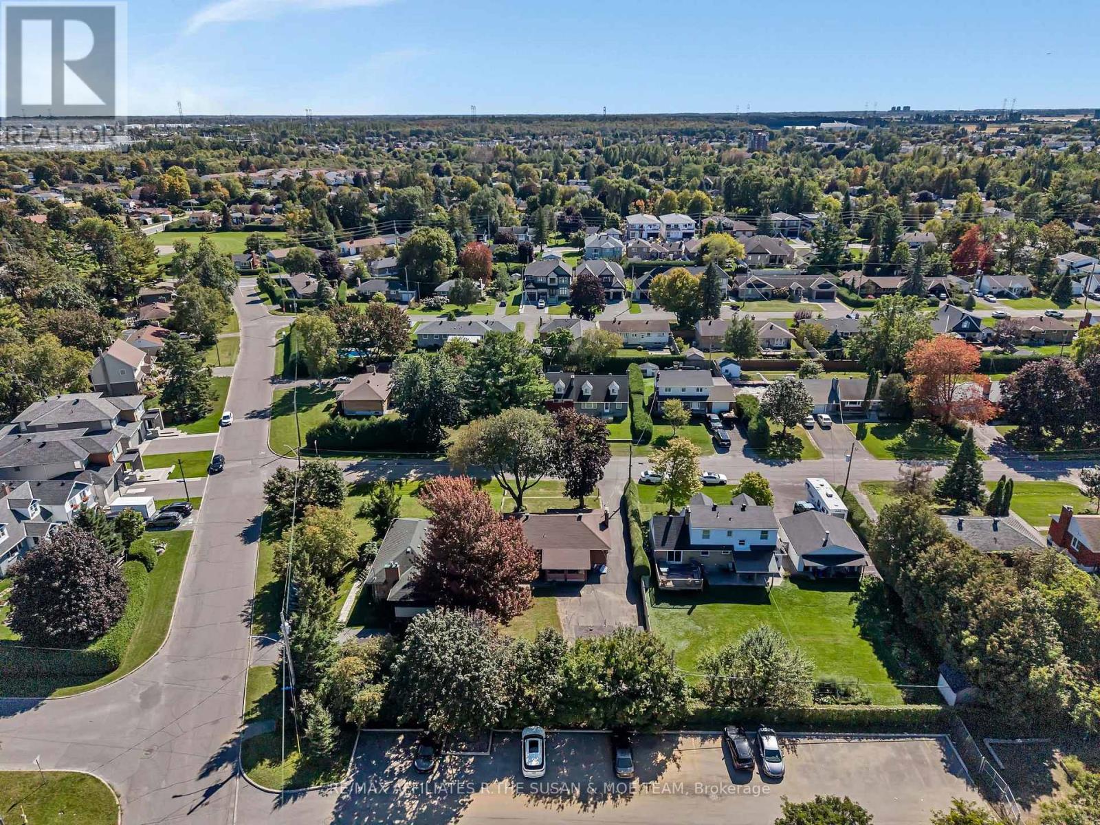 131 OAKRIDGE BOULEVARD - Image 46