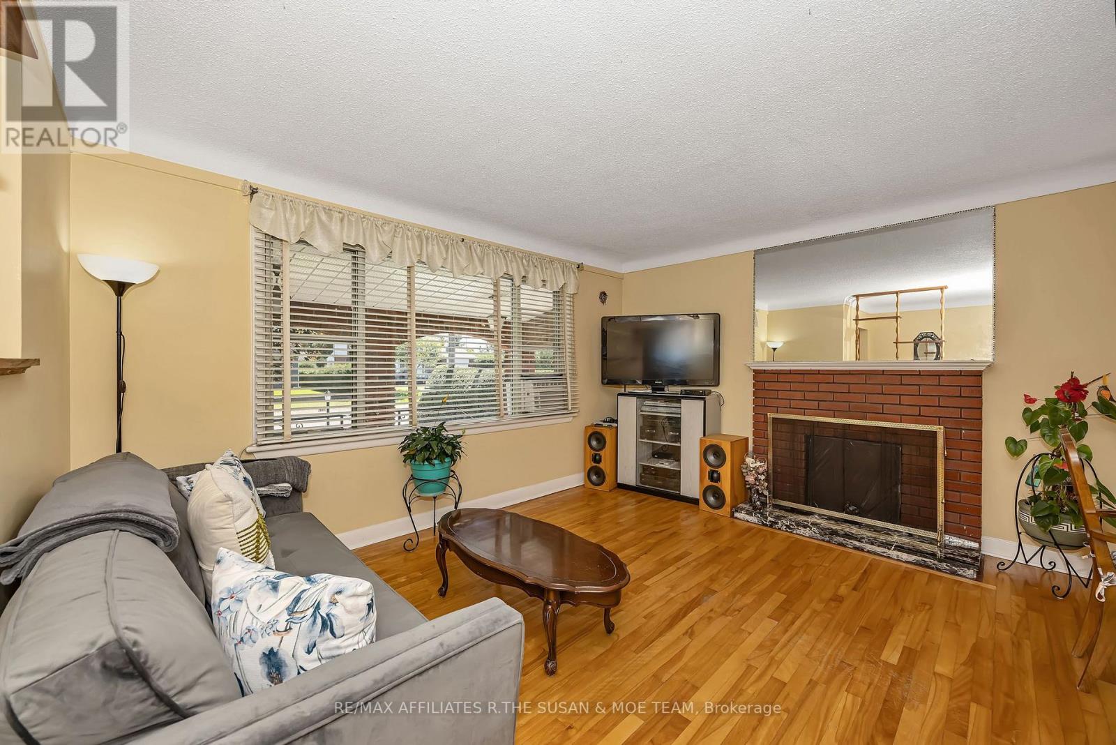 131 OAKRIDGE BOULEVARD - 6