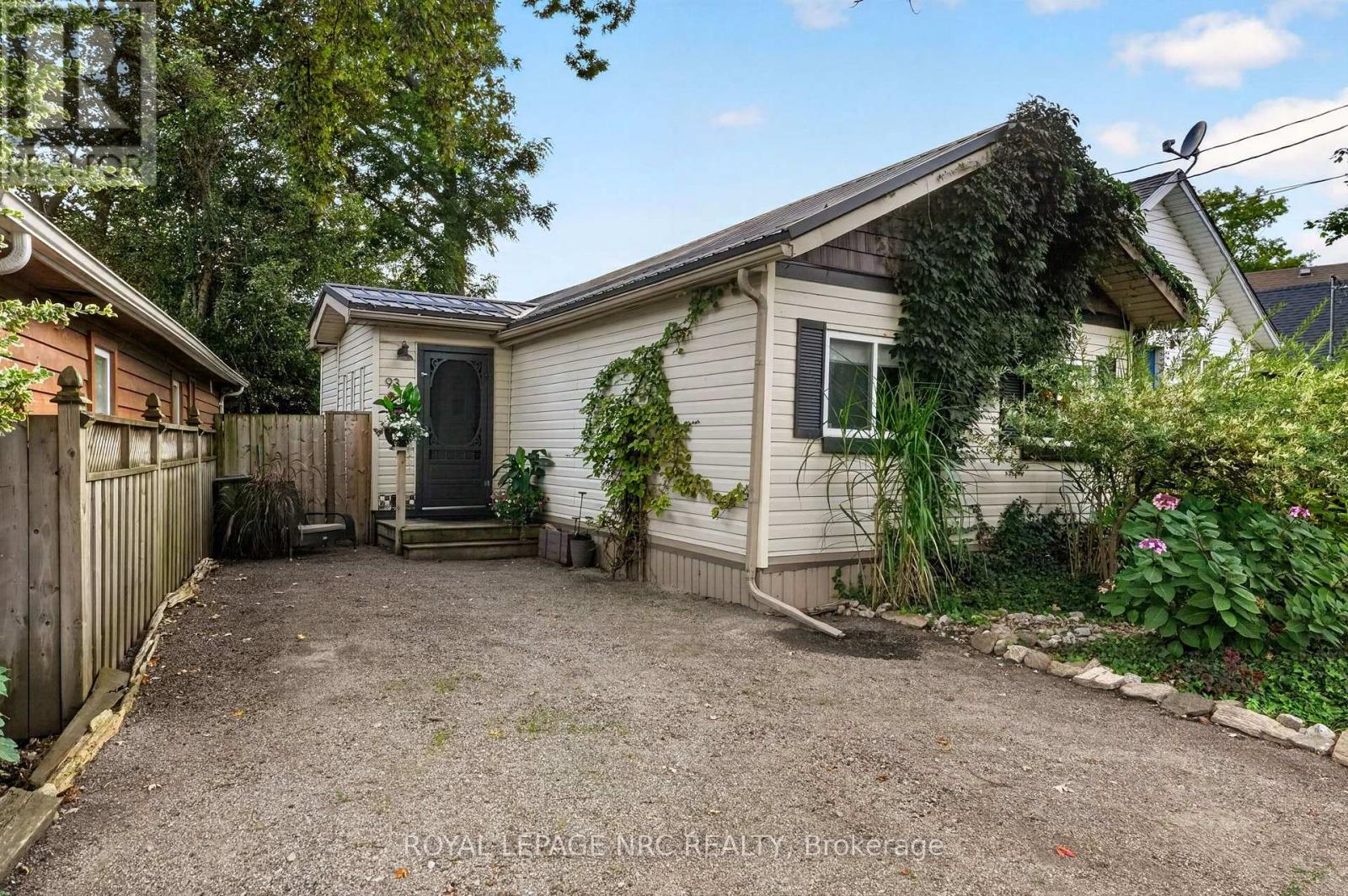 93 LINCOLN ROAD E, Fort Erie (Crystal Beach)