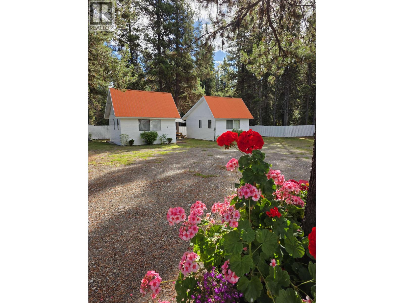 21741 HAMLET FRONTAGE Road, Topley