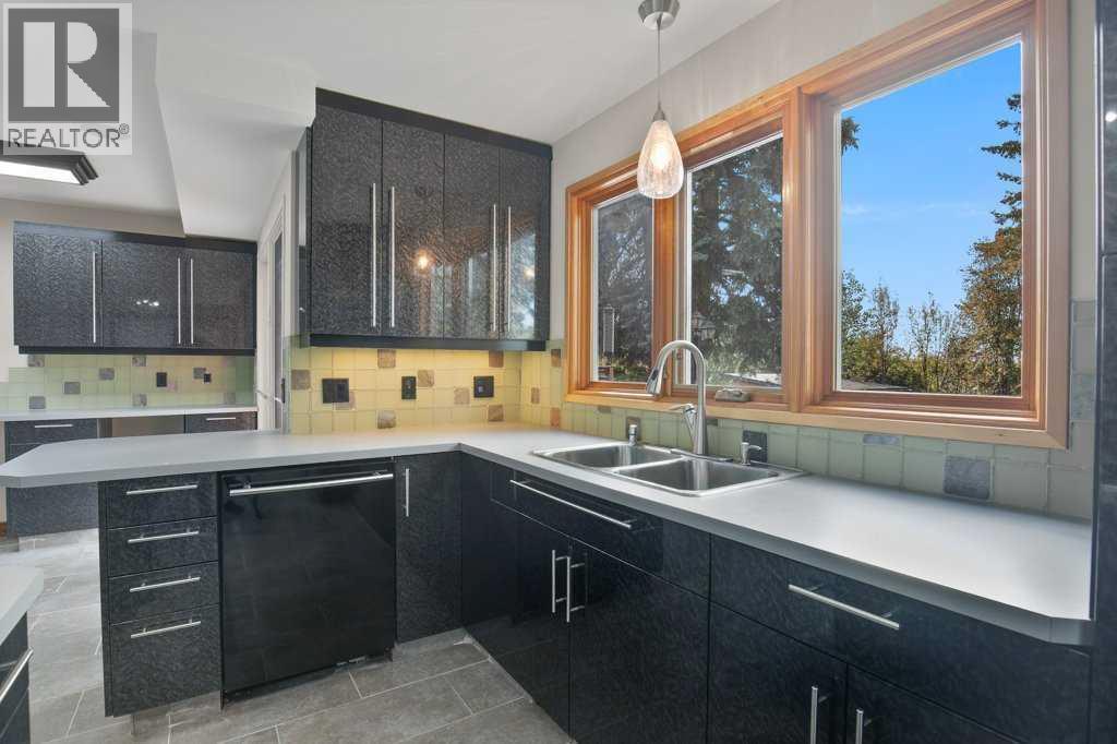 Listing photo – 130 Westview Drive, Sylvan Lake