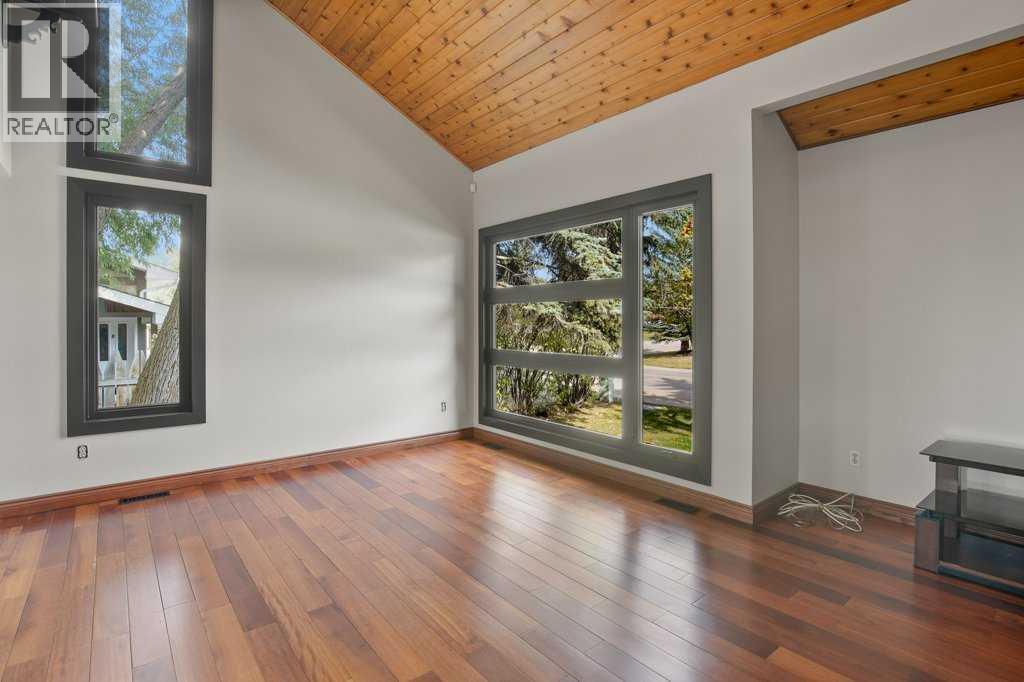 Listing photo – 130 Westview Drive, Sylvan Lake