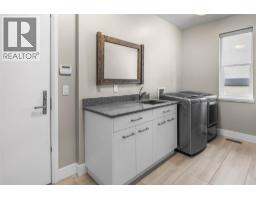 1766 Galore Place, Kamloops, BC V2E0A7 Photo 24
