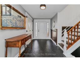 Bedroom - 2 Red Oak Drive, Wasaga Beach, ON L9Z1J5 Photo 9