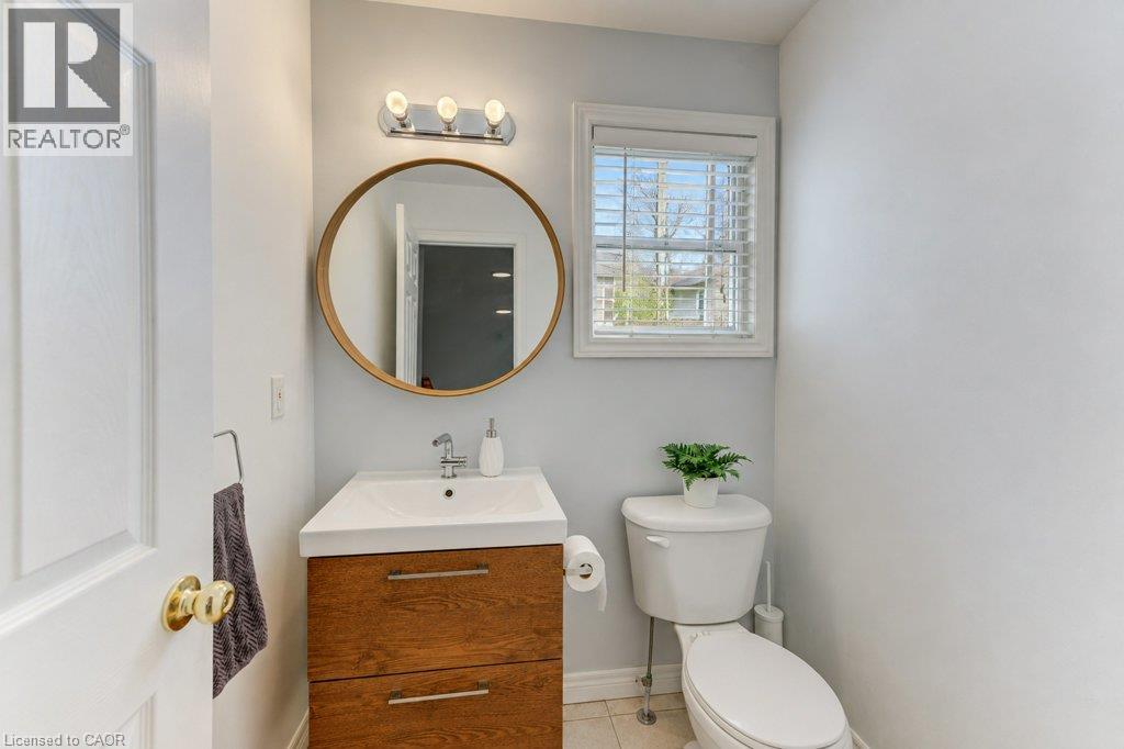 88 DECARO Crescent, Cambridge — photo 10