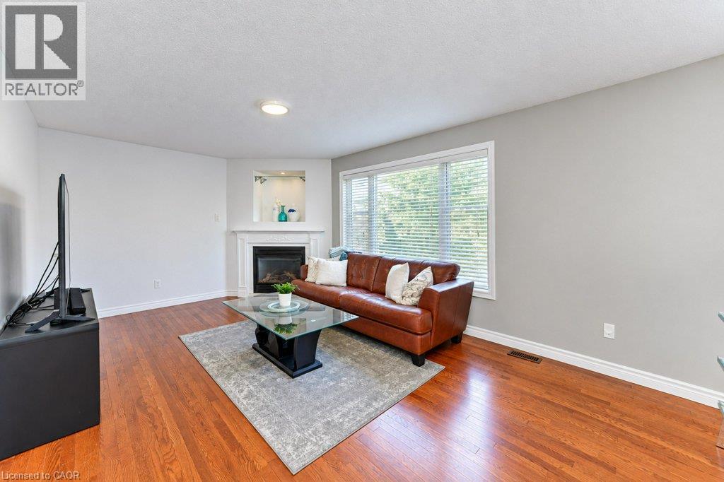 88 DECARO Crescent, Cambridge — photo 12
