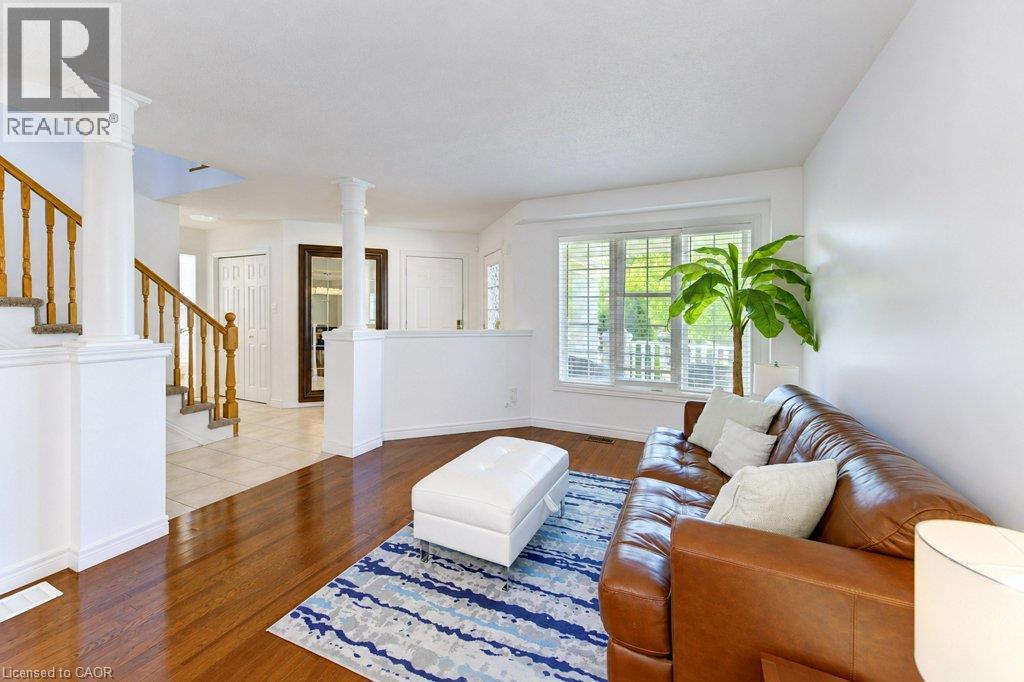 88 DECARO Crescent, Cambridge — photo 5