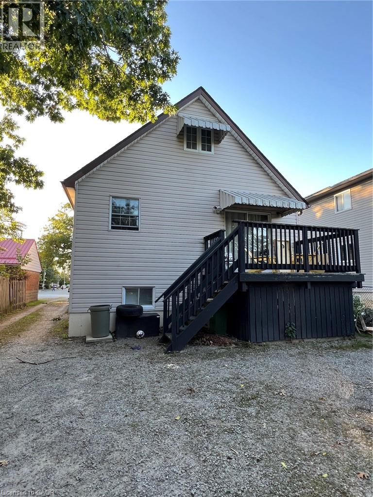 131 EMERSON Street, Hamilton — photo 2