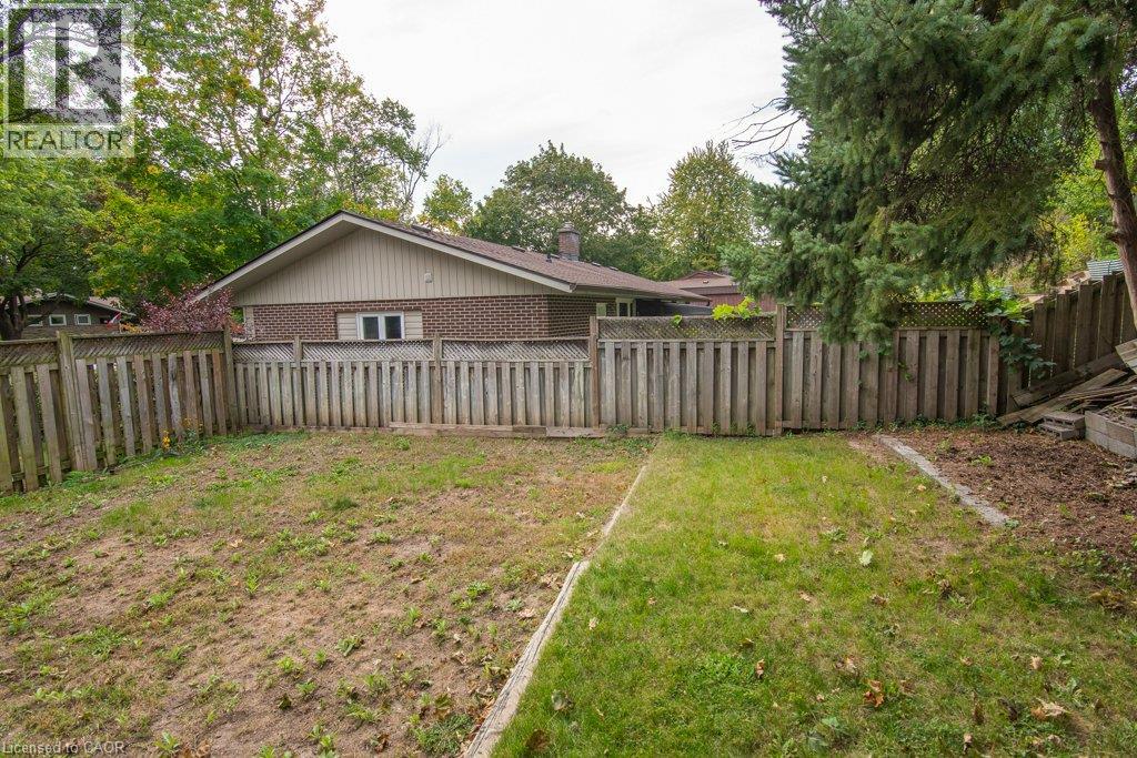 132 FOREST HILL Drive, Kitchener — photo 12