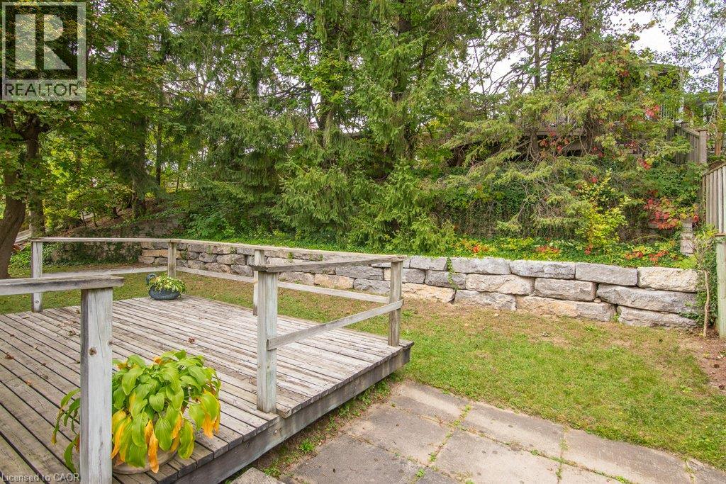 132 FOREST HILL Drive, Kitchener — photo 6