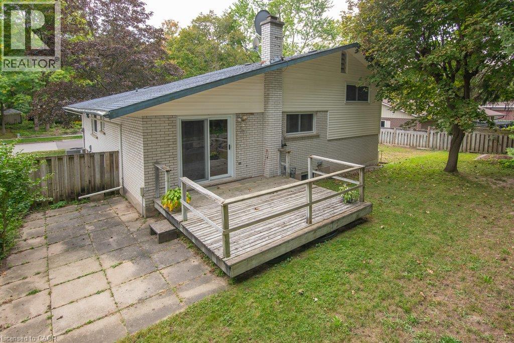 132 FOREST HILL Drive, Kitchener — photo 7